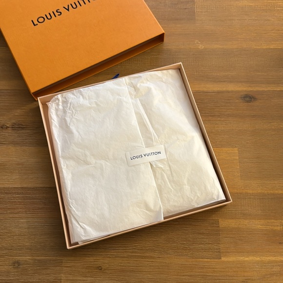 NEW Louis Vuitton beanie unisex white - Picture 3 of 5